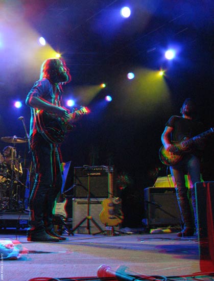 Band of Horses at Coachella 2009, shot in stereoscopic 3D by Coldie.