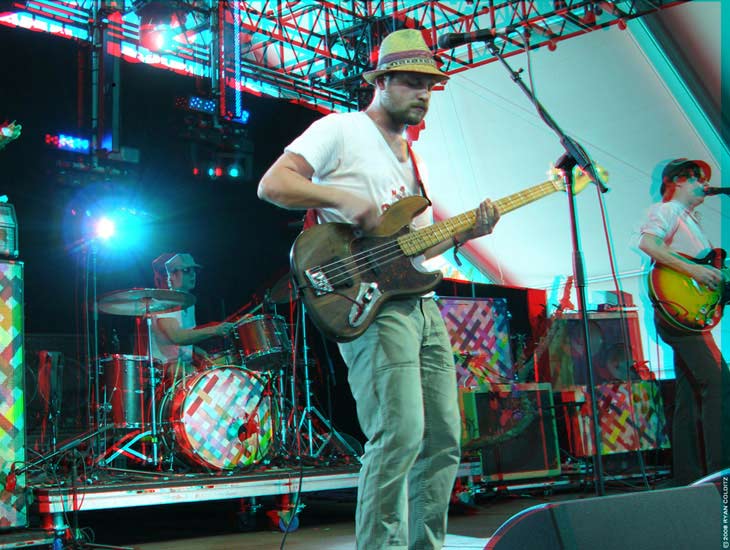 Dr. Dog at Coachella 2009, shot in stereoscopic 3D by Coldie.
