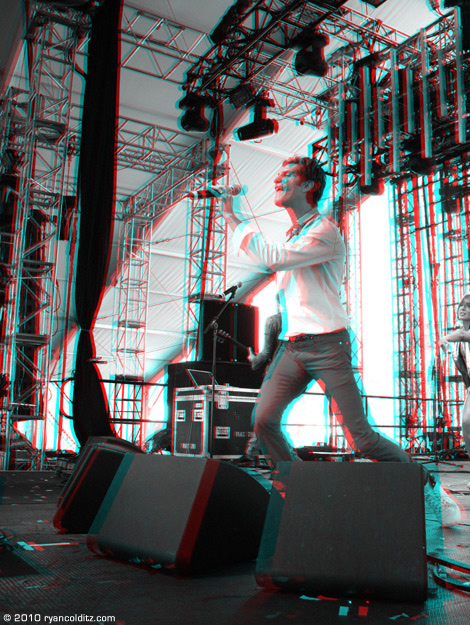 Perry Farrell at Coachella 2010, shot in stereoscopic 3D by Coldie.