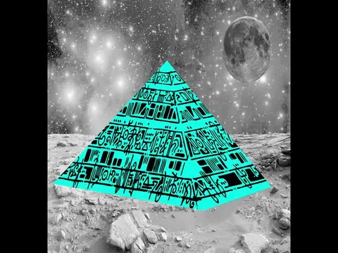 Pyramid on Mars — 1/1 digital artwork by Coldie (2018)